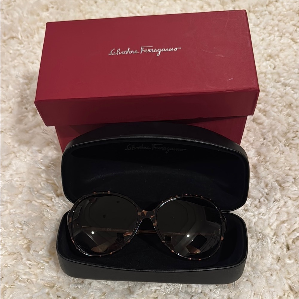 Salvatore Ferragamo SF670SR Sunglasses